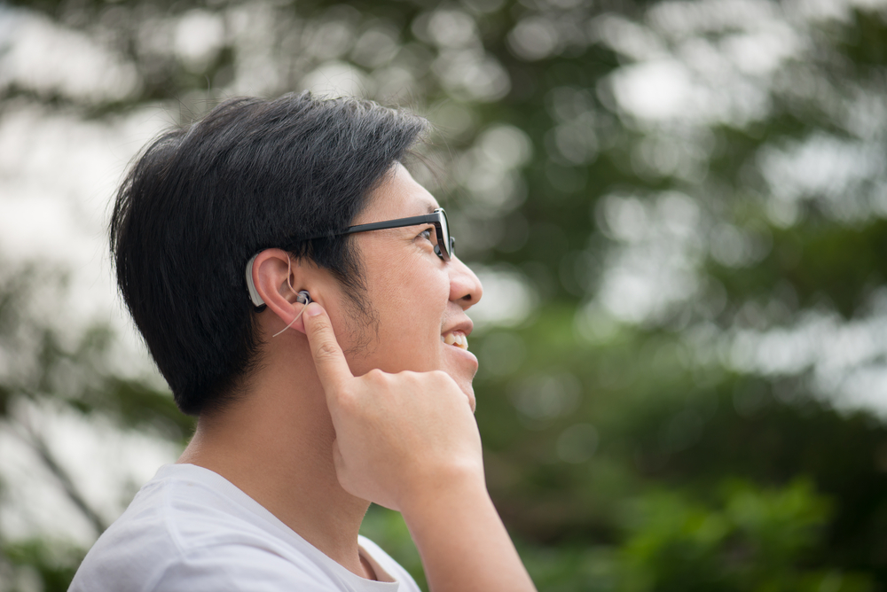補聴器が高い理由は？高い補聴器と安い補聴器の違い